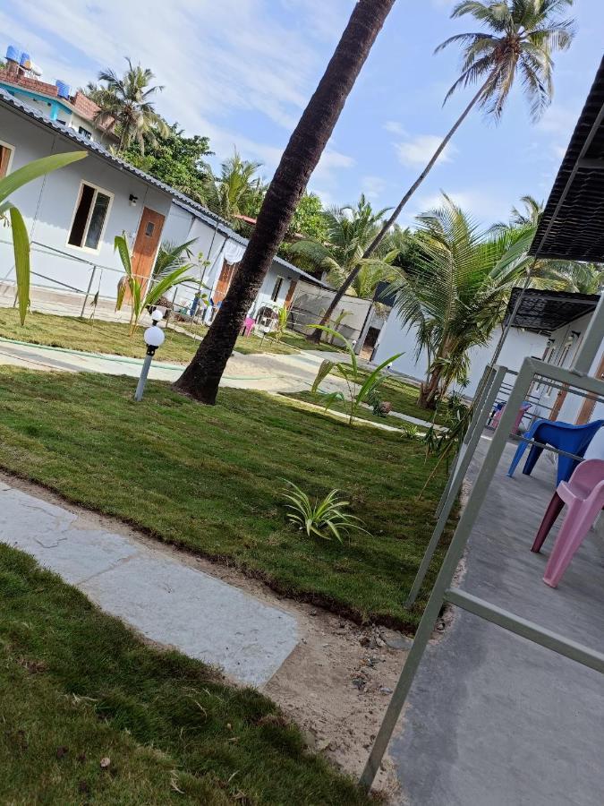 Shantaram Beach Huts Arambol Ngoại thất bức ảnh